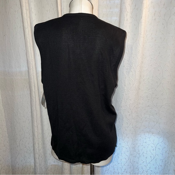 Doc & Amelia vest and sweater - Picture 5 of 11